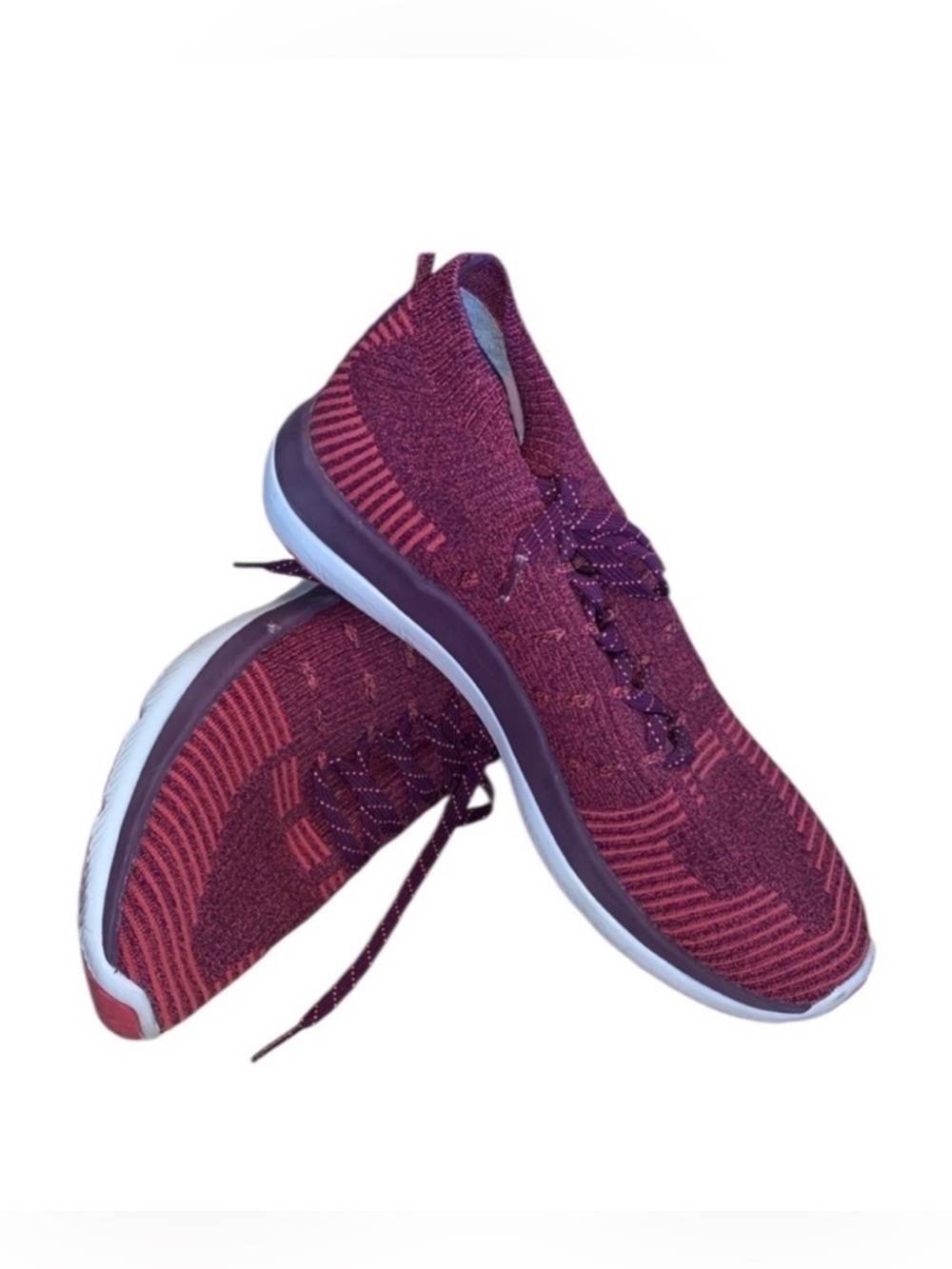 Under Armour sneakers Women's 8, fuchsia EUC, lightweight, Roomy footbed,